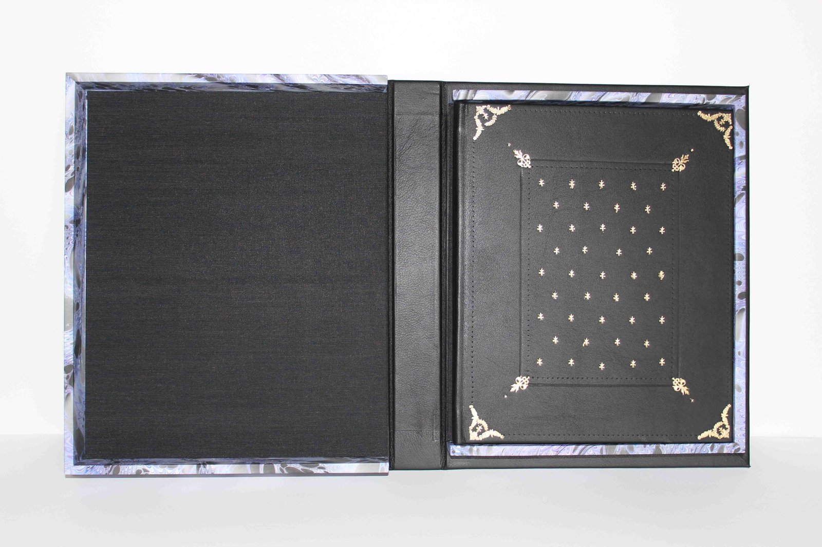AUSA_2014_Clam-Shell_for_Book